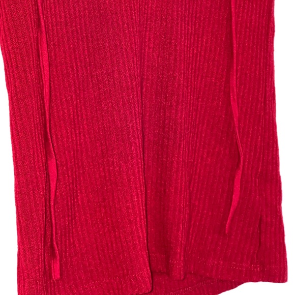 Ribbed V-Neck Blouse - Picture 3 of 5